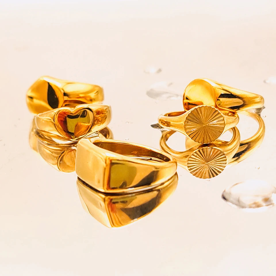 eManco Stainless Steel Metallic Jewelry Women's Fashion Party Jewelry Love Heart Couple Rings